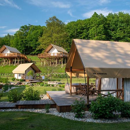 Forrest Glamping Hotel Banska Stiavnica Ngoại thất bức ảnh