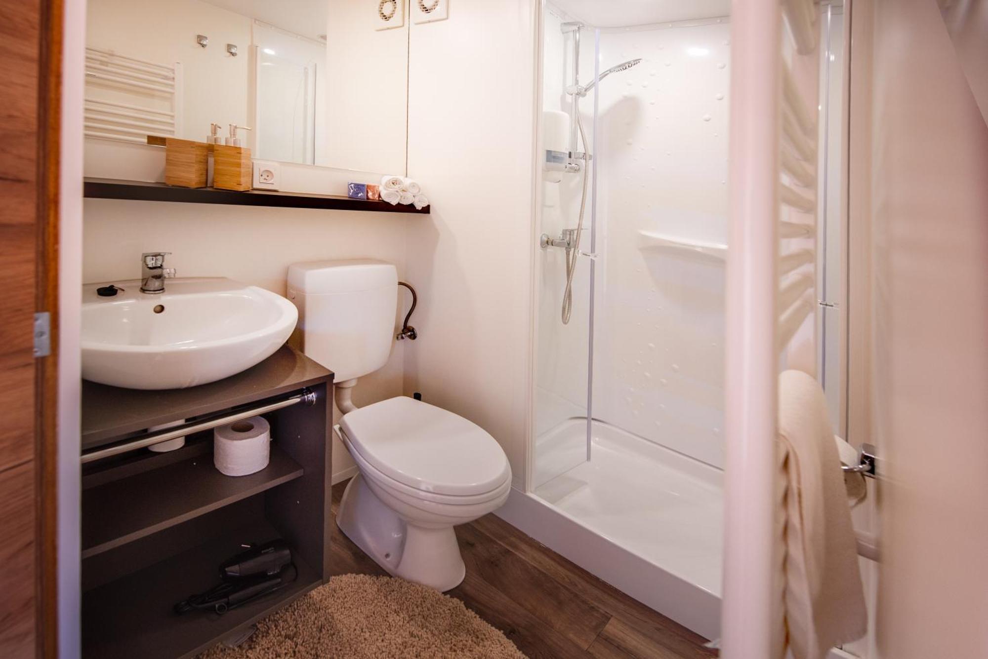 Forrest Glamping Hotel Banska Stiavnica Ngoại thất bức ảnh