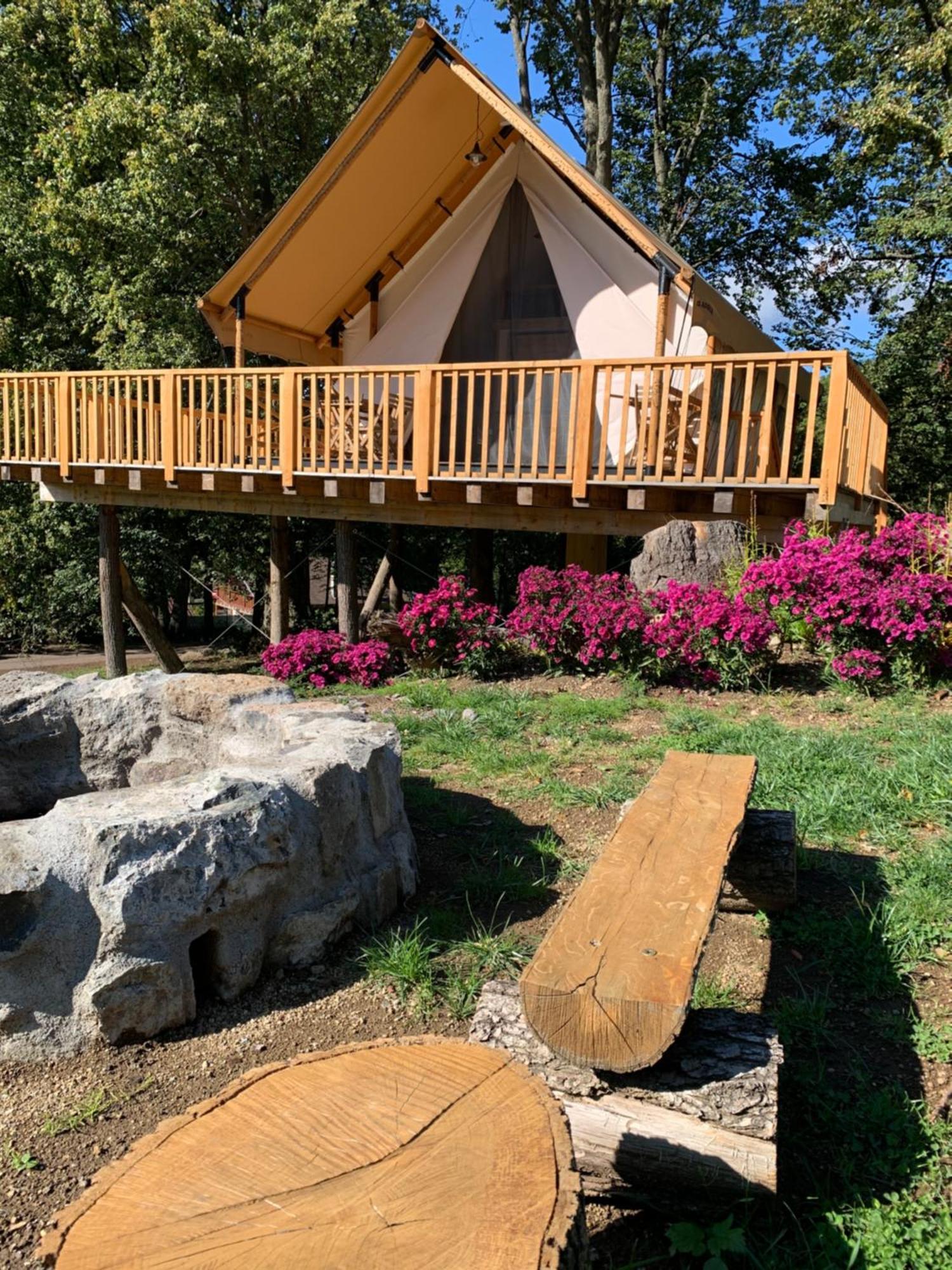 Forrest Glamping Hotel Banska Stiavnica Ngoại thất bức ảnh