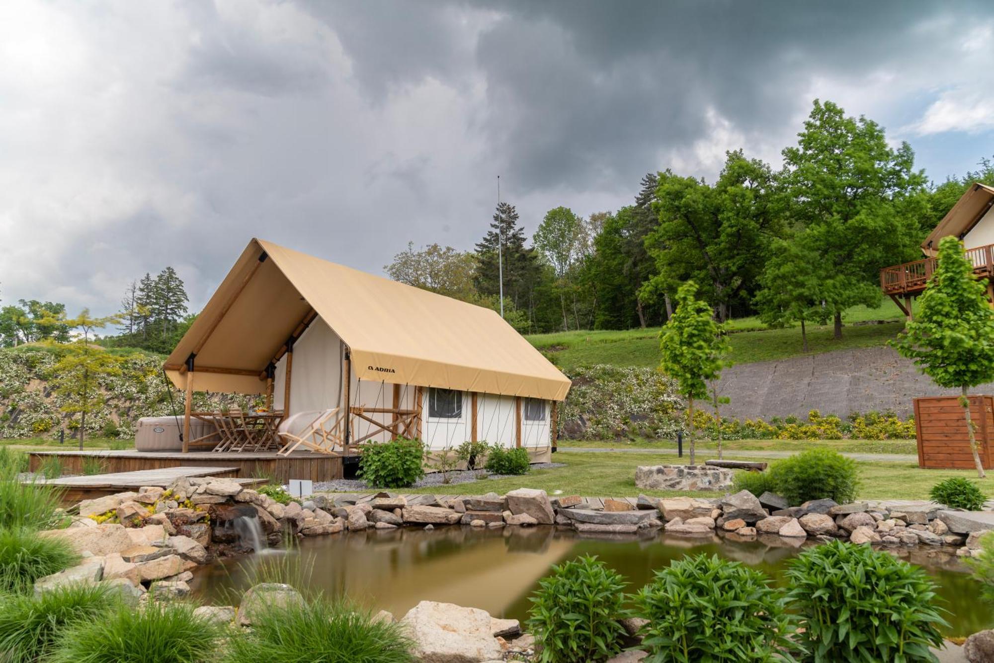 Forrest Glamping Hotel Banska Stiavnica Ngoại thất bức ảnh