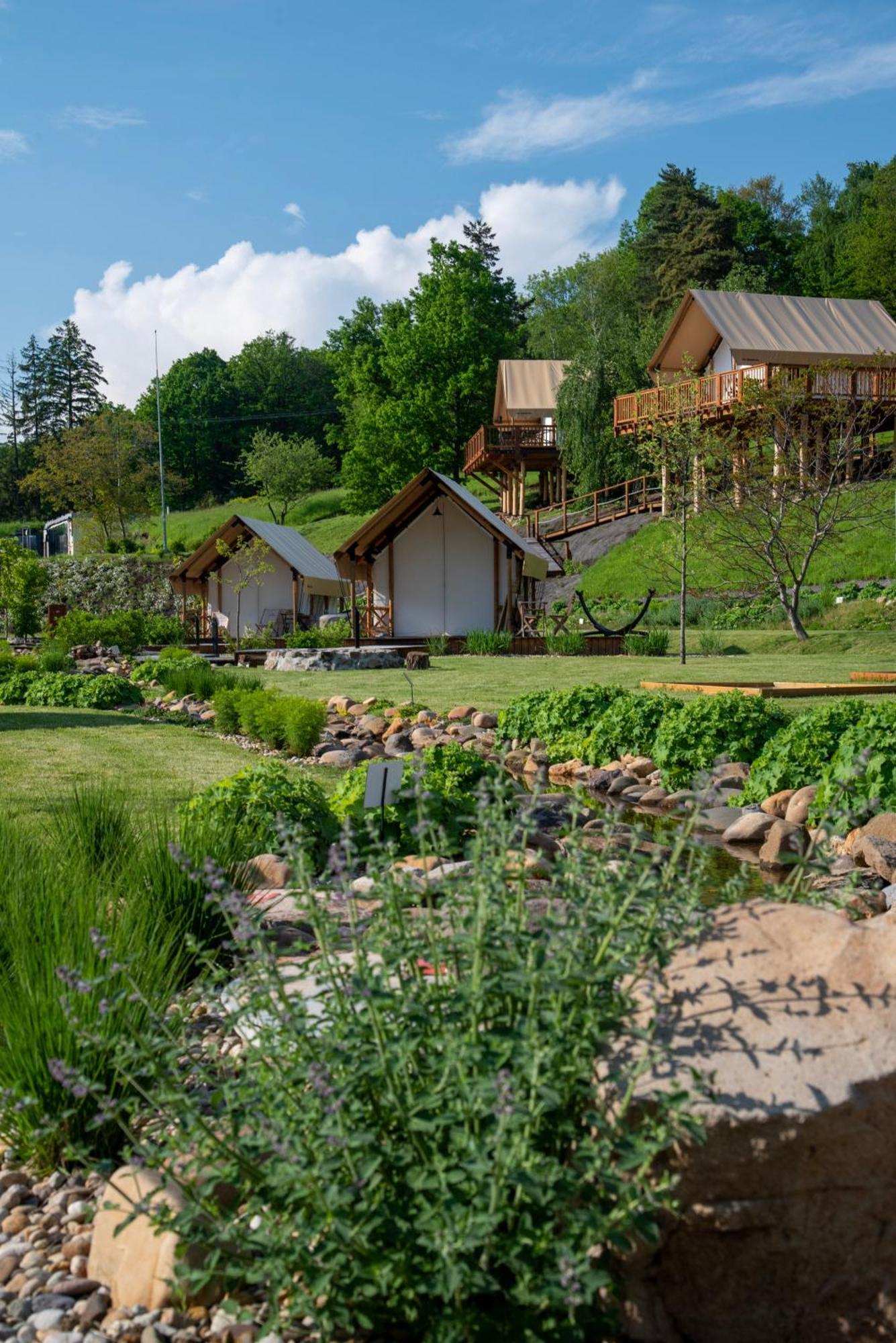 Forrest Glamping Hotel Banska Stiavnica Ngoại thất bức ảnh