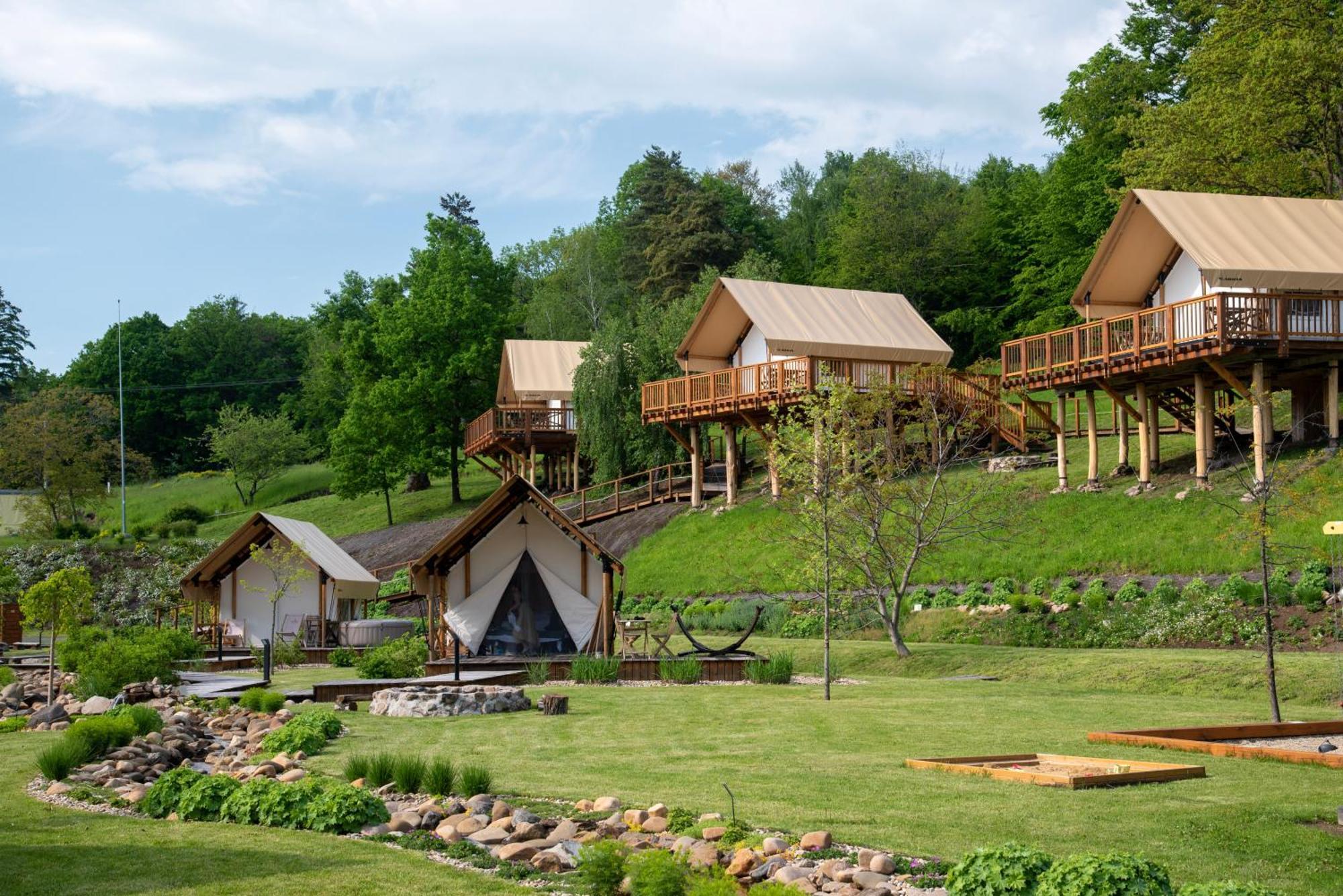 Forrest Glamping Hotel Banska Stiavnica Ngoại thất bức ảnh