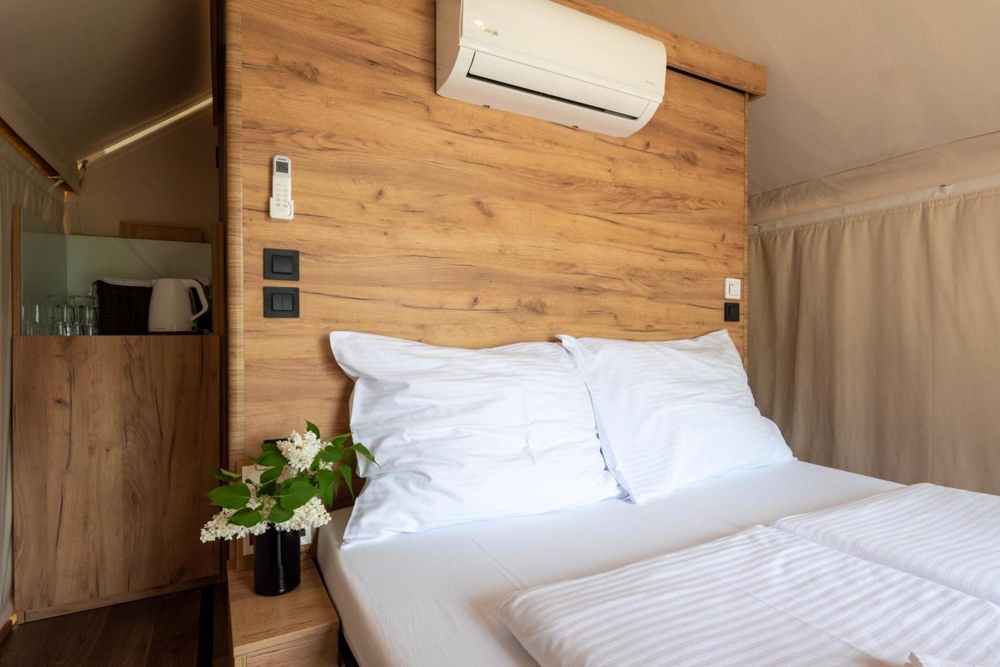 Forrest Glamping Hotel Banska Stiavnica Ngoại thất bức ảnh