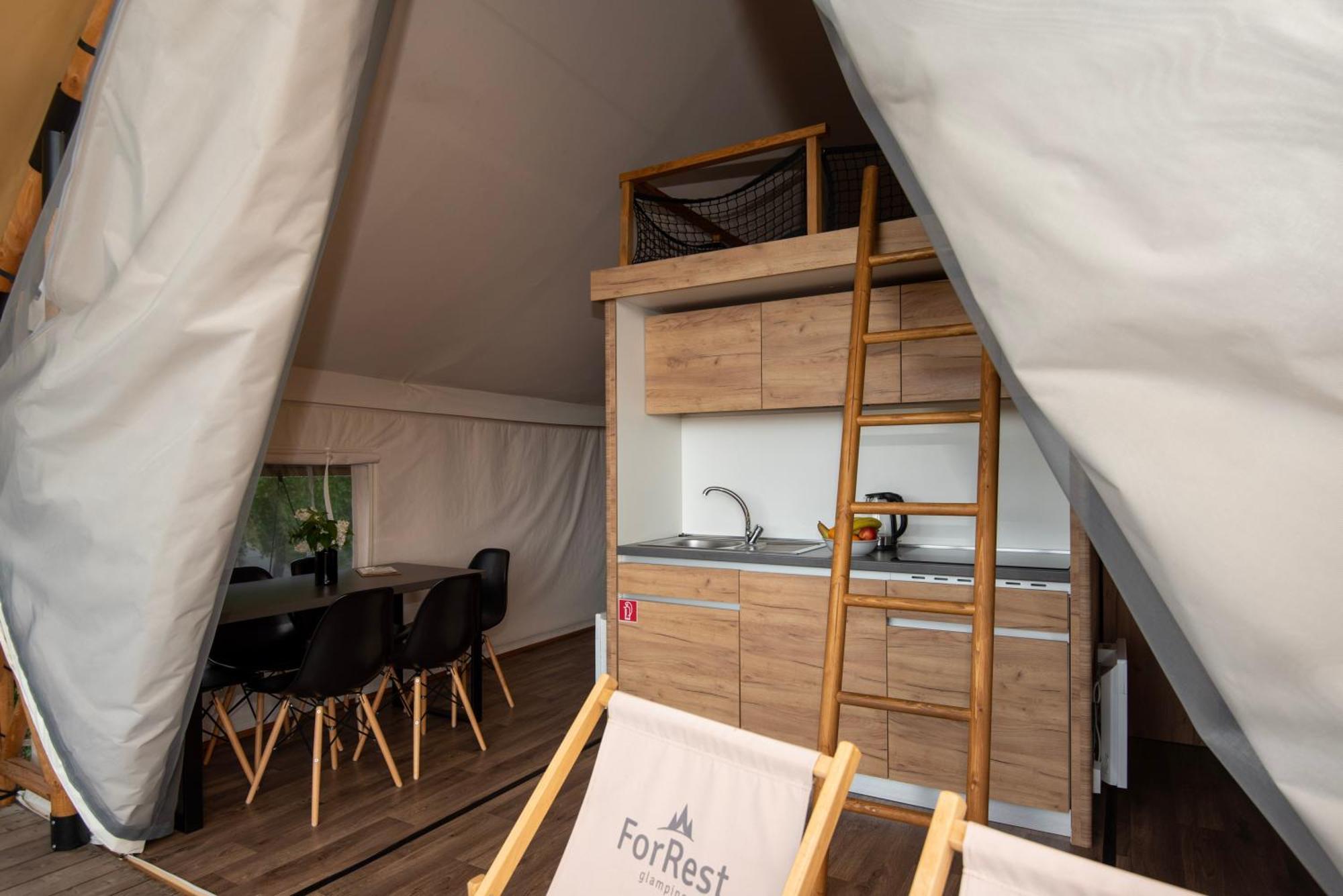 Forrest Glamping Hotel Banska Stiavnica Ngoại thất bức ảnh