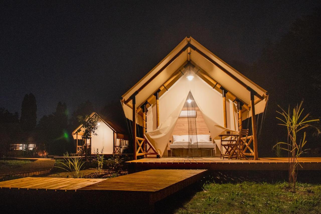 Forrest Glamping Hotel Banska Stiavnica Ngoại thất bức ảnh