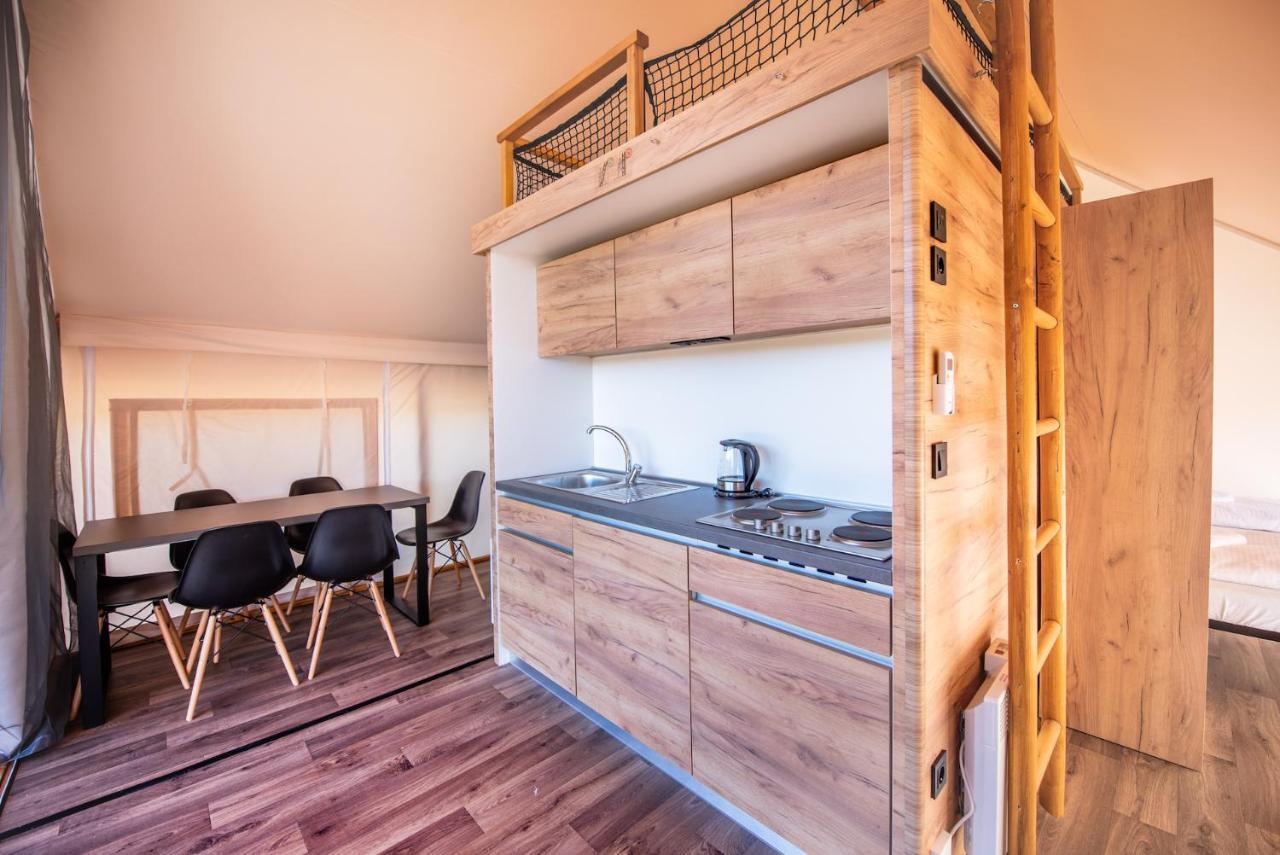 Forrest Glamping Hotel Banska Stiavnica Ngoại thất bức ảnh