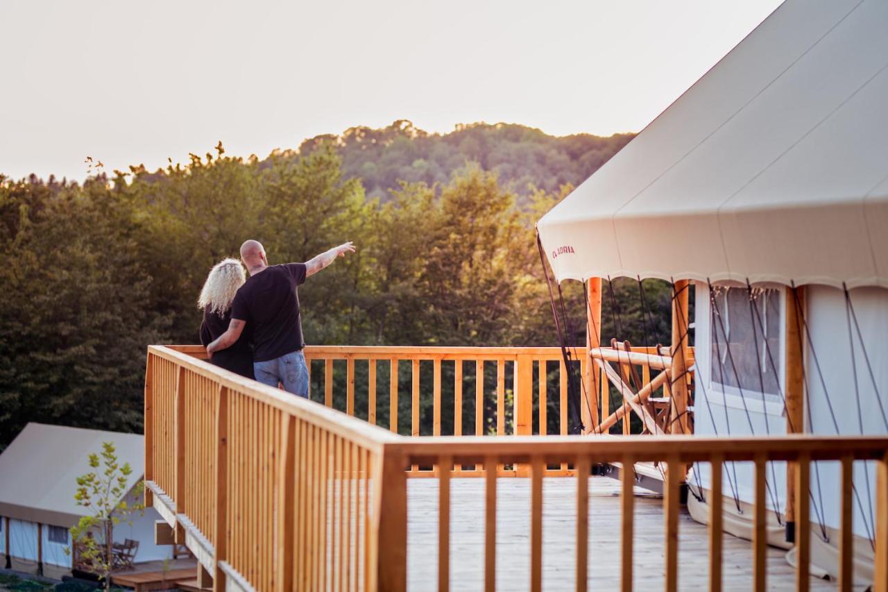 Forrest Glamping Hotel Banska Stiavnica Ngoại thất bức ảnh